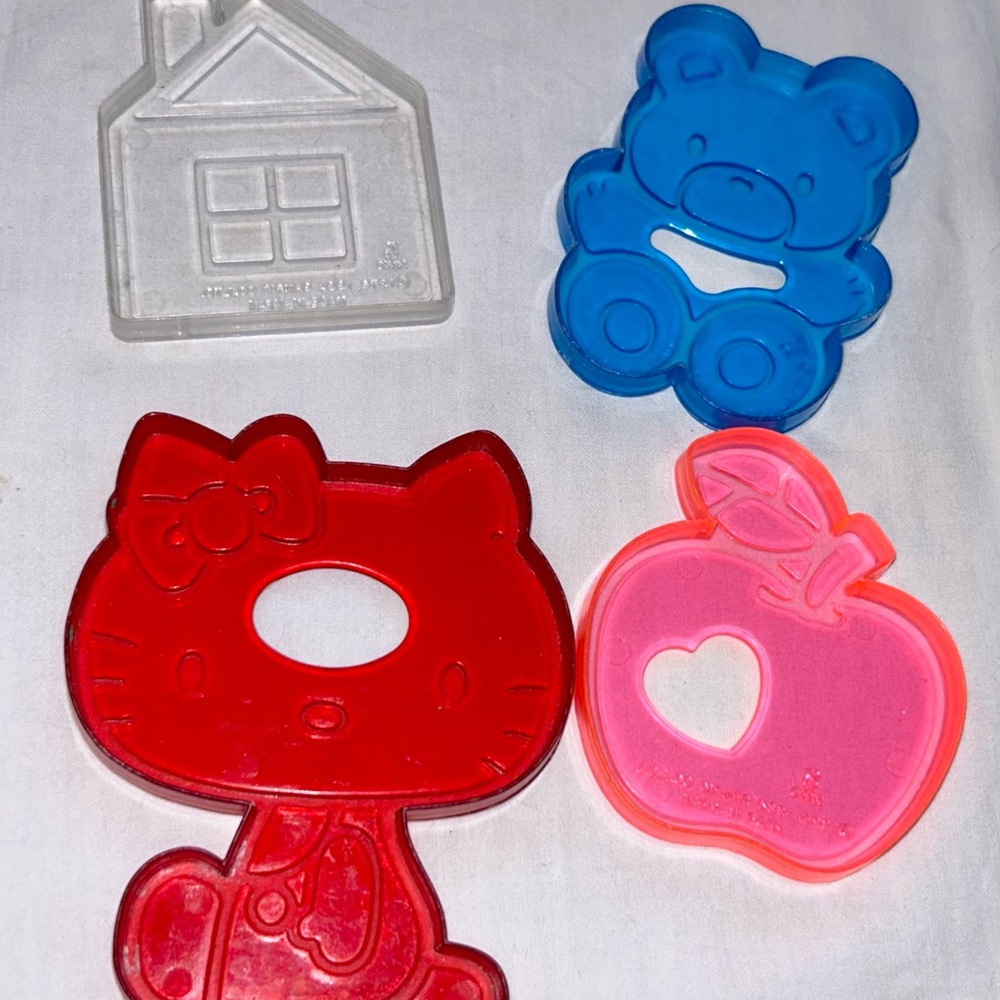 Vintage Hello Kitty cookie cutter set